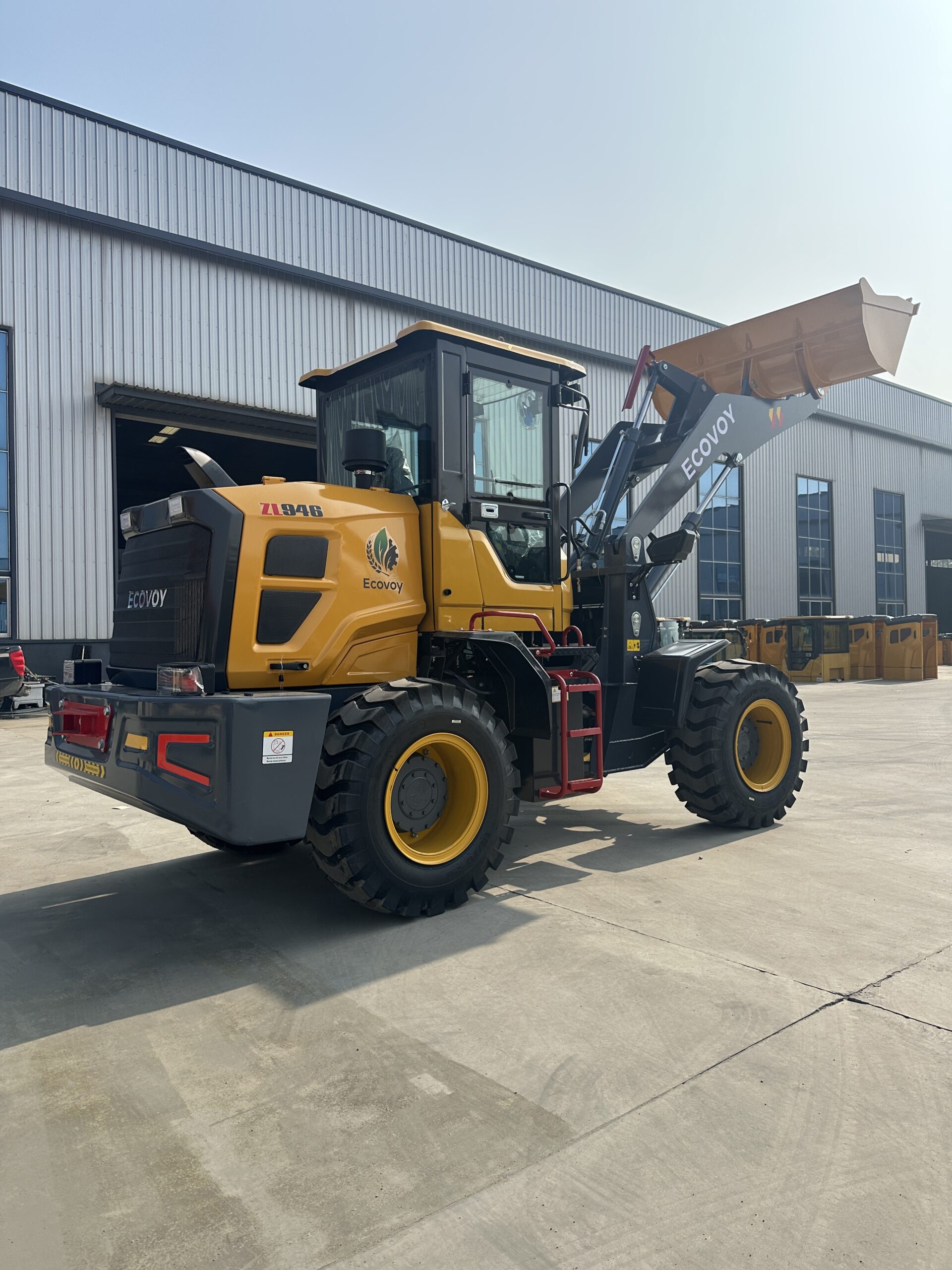 Small Wheel Loader (946) - Image 3