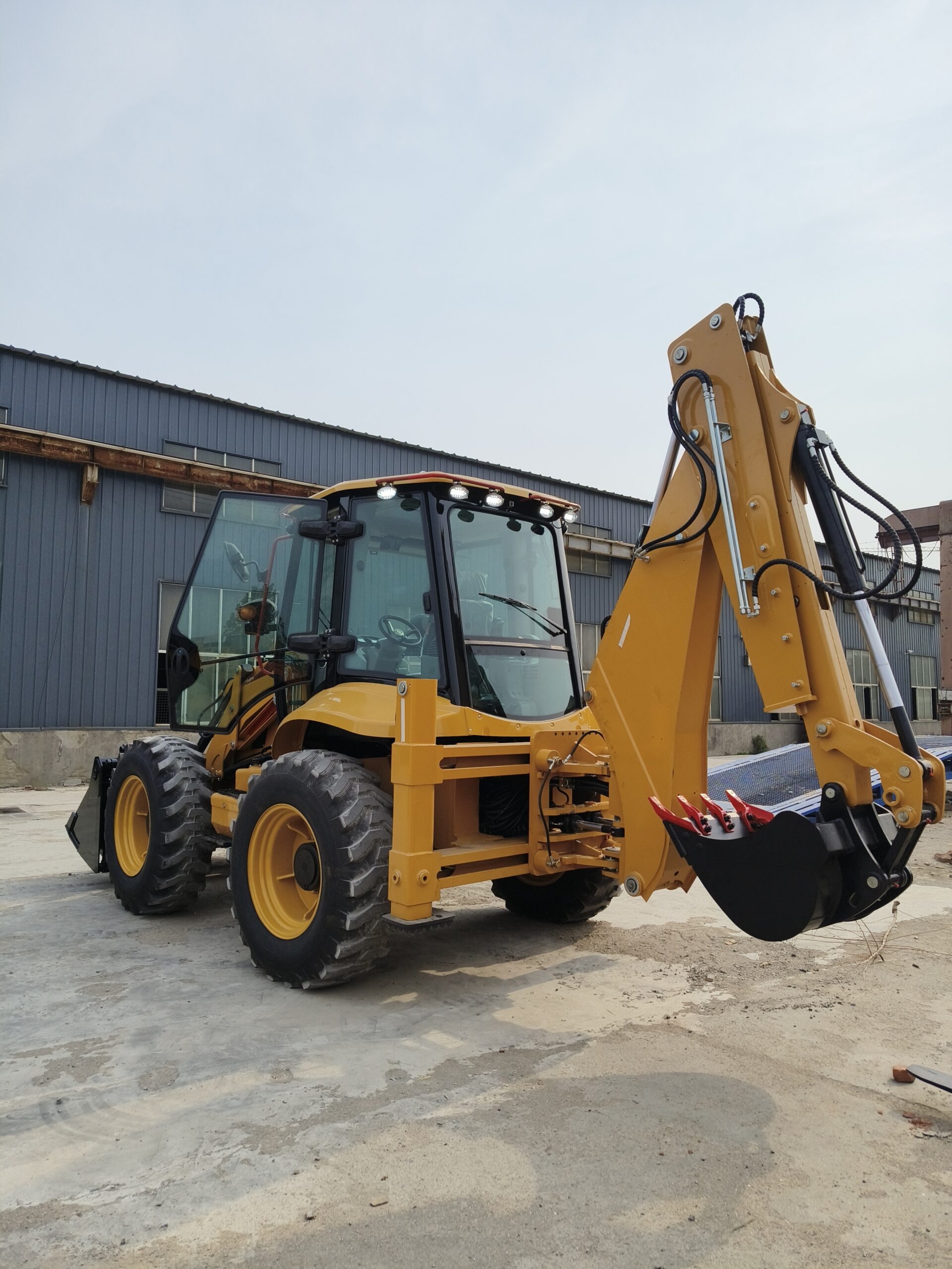 Backhoe Excavator (4CXZ) - Image 2
